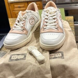 NWT Gucci Cream and Pink Leather Sneakers sz 40